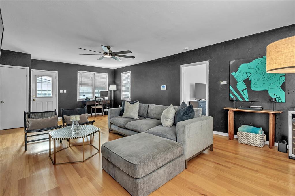 2533 NW 25th Street