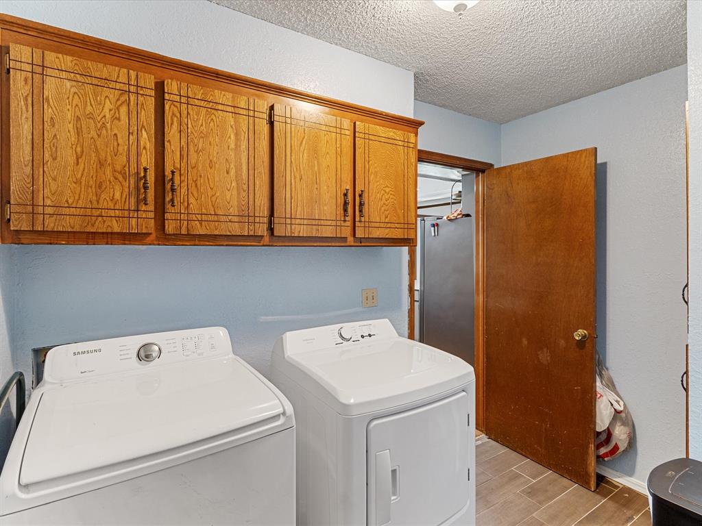 1717 Crest Circle Circle