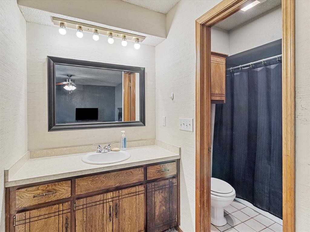 1717 Crest Circle Circle