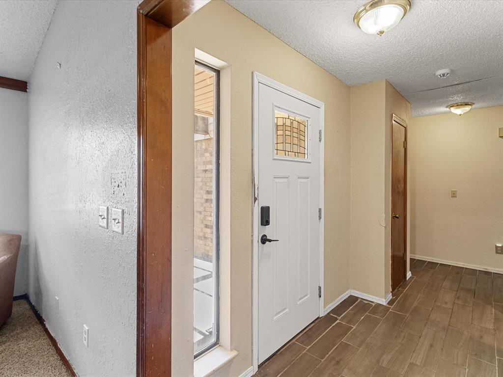 1717 Crest Circle Circle