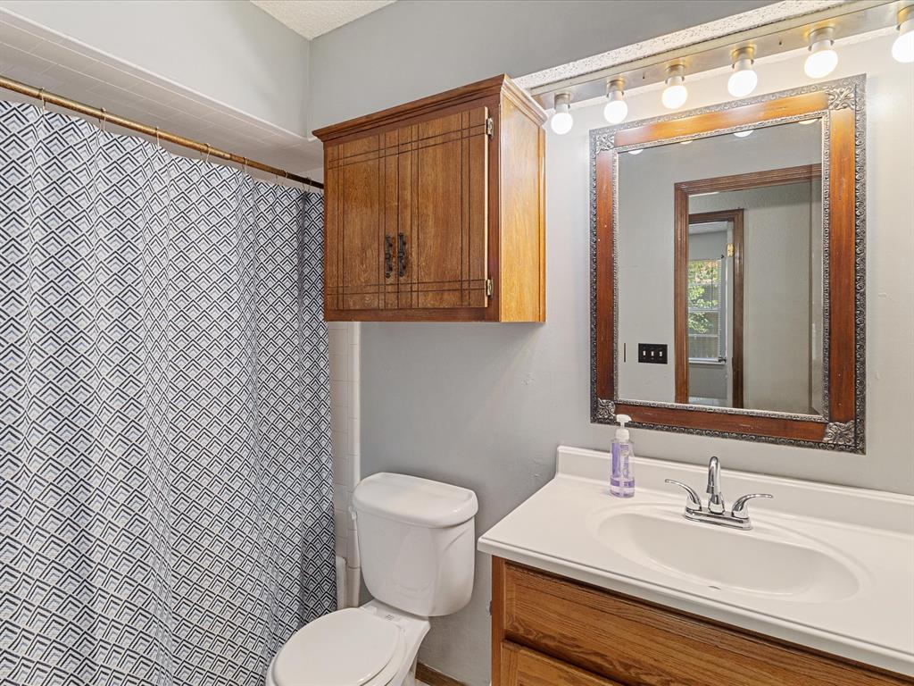 1717 Crest Circle Circle