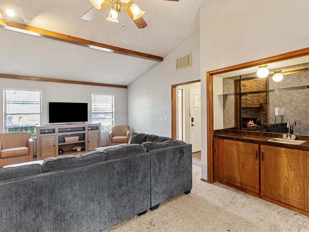 1717 Crest Circle Circle