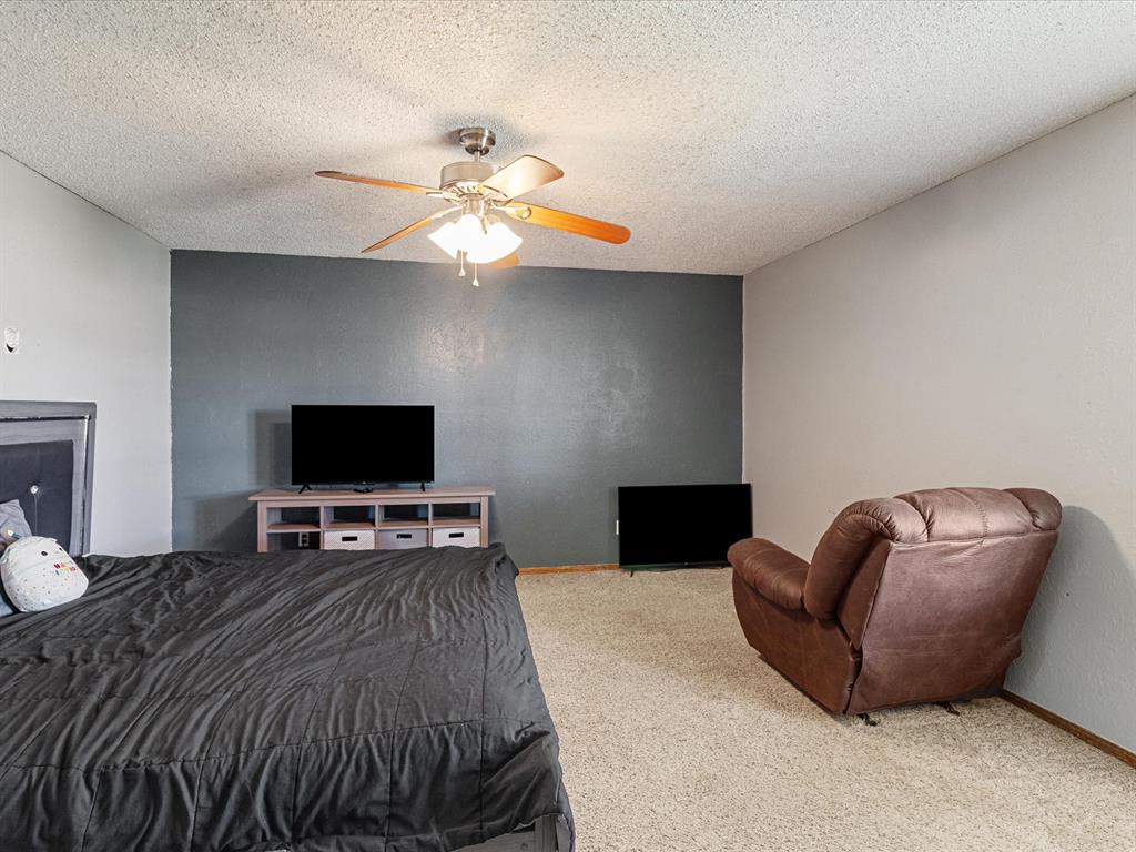 1717 Crest Circle Circle