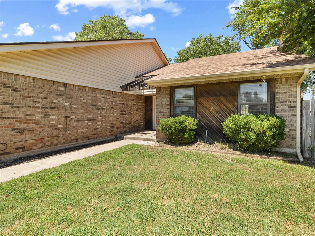 1717 Crest Circle Circle
