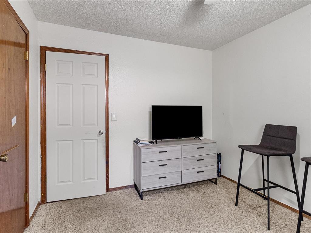 1717 Crest Circle Circle