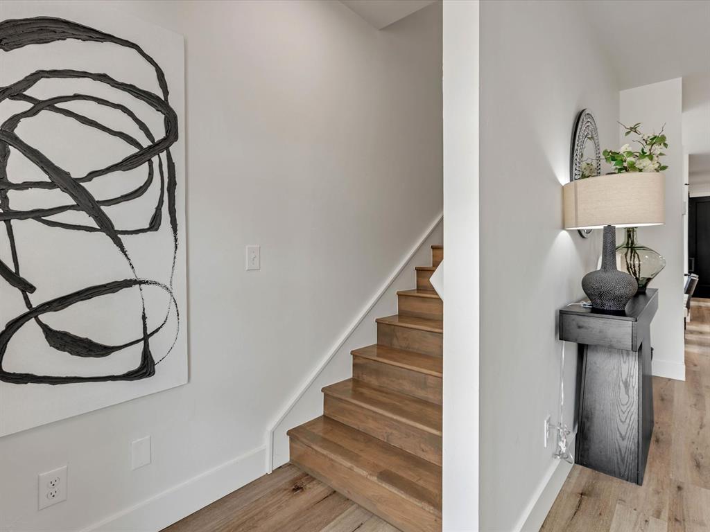 432 W 2nd Street