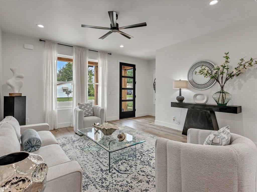 432 W 2nd Street