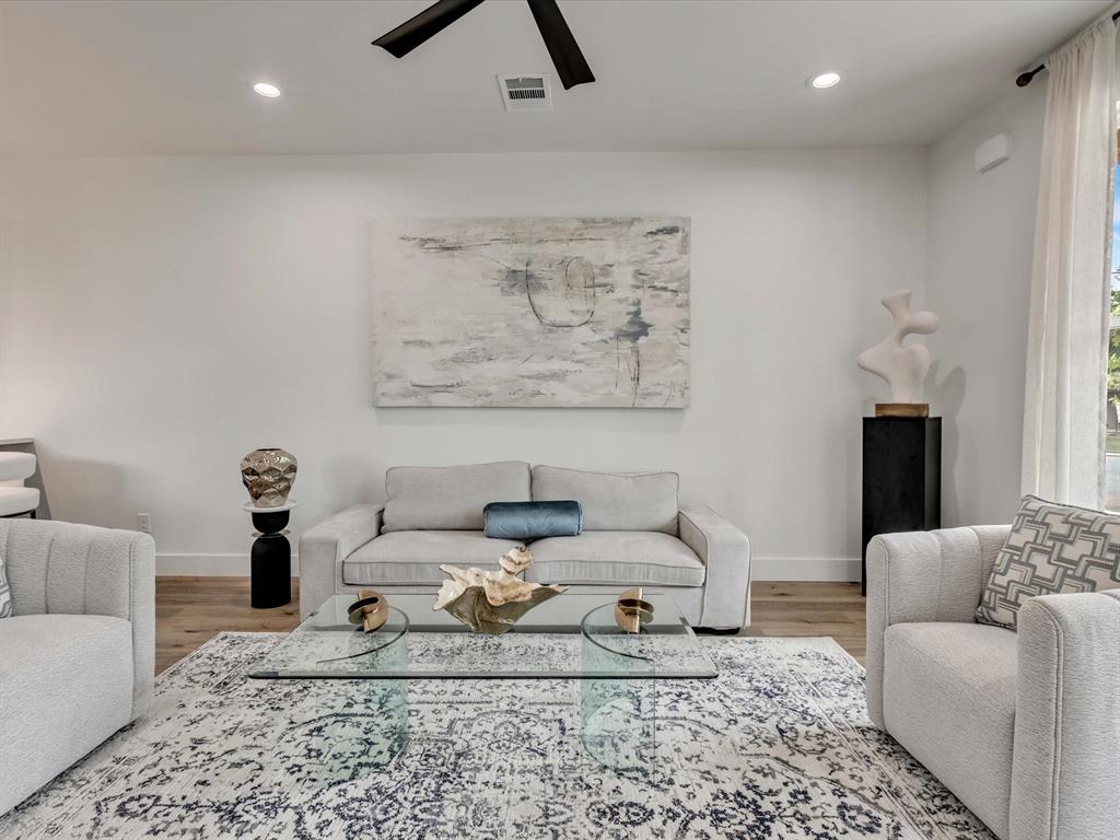 432 W 2nd Street
