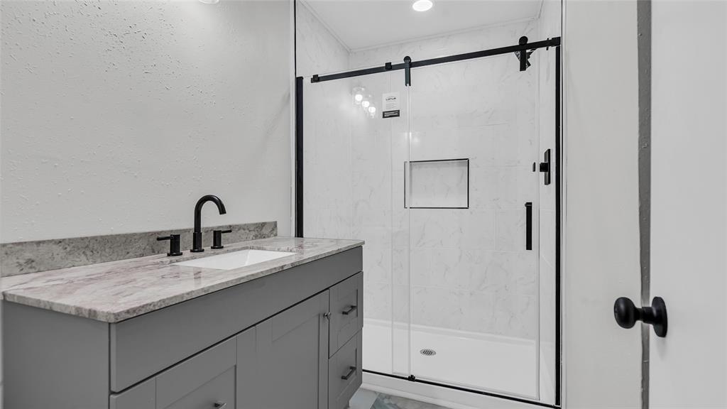 614 E Broadway Avenue