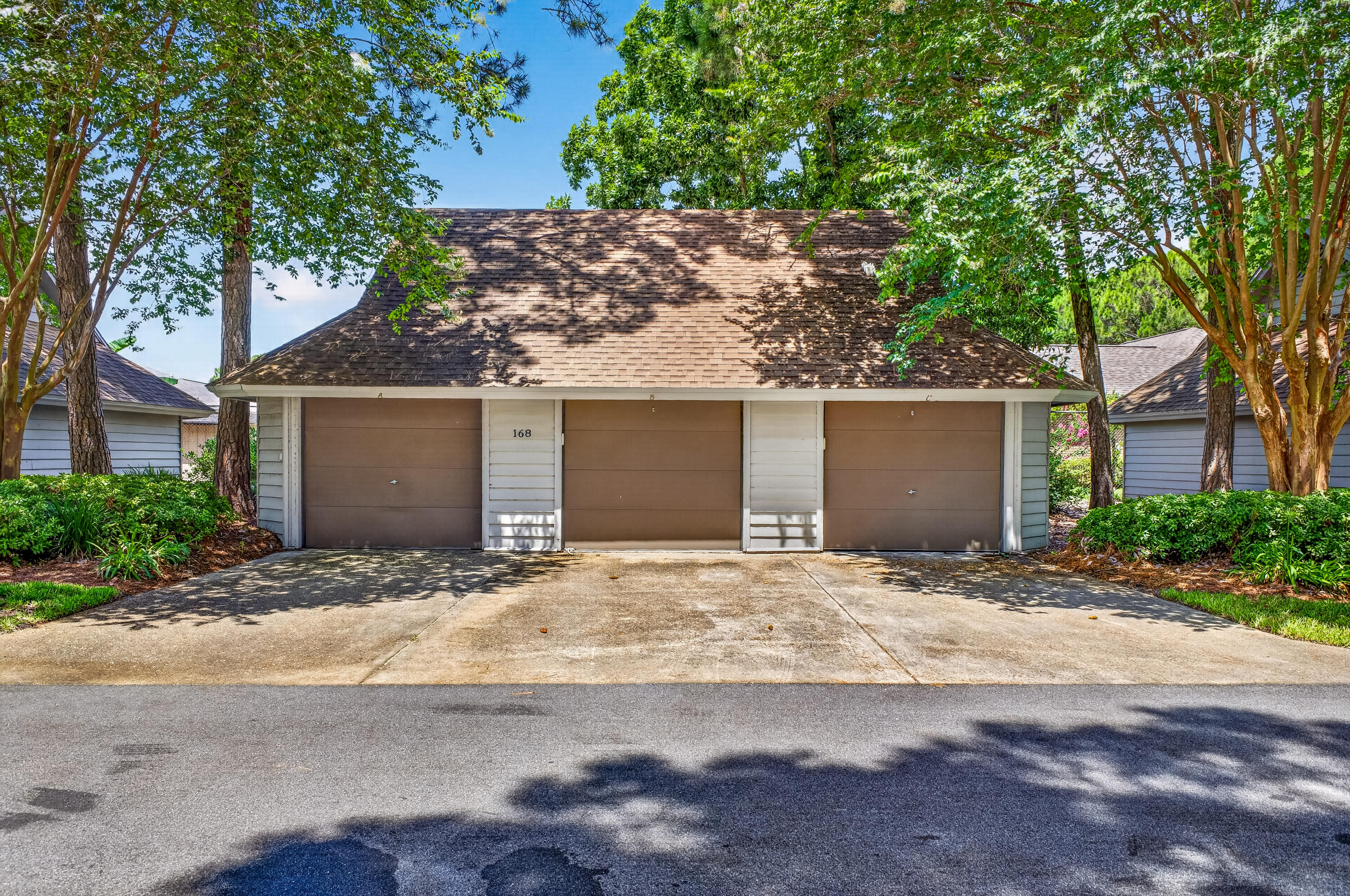 168 Cove Drive Garage 168C
