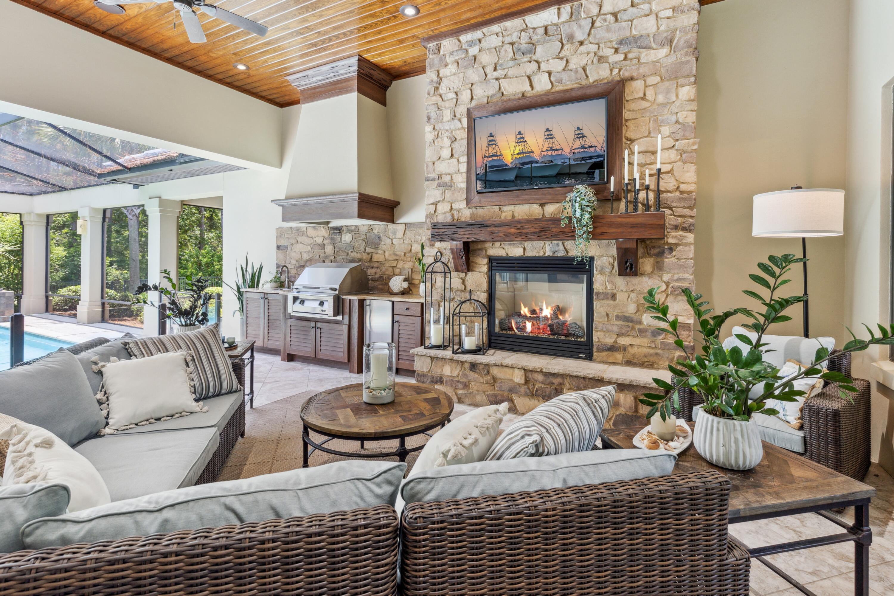 3413 Ravenwood Lane