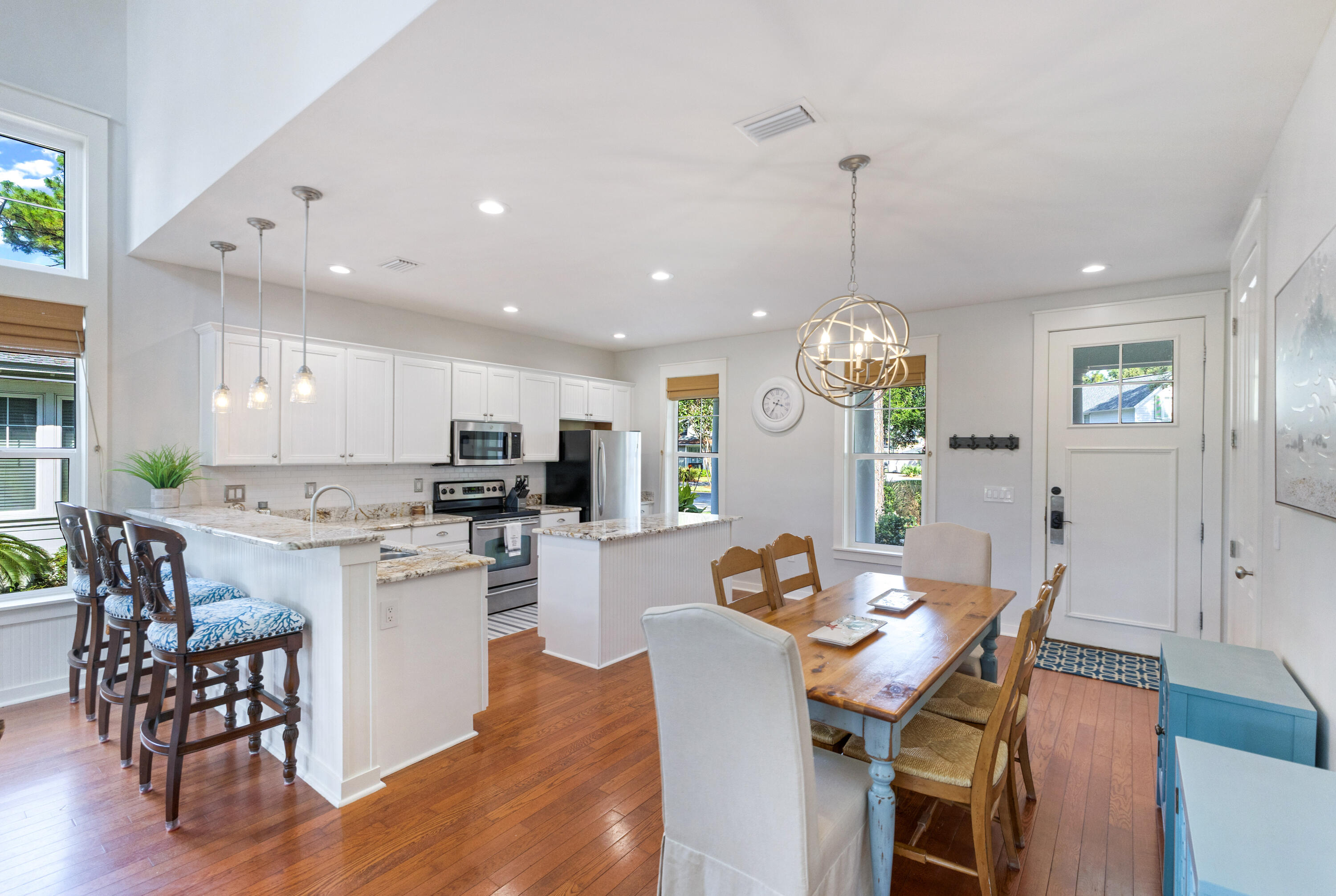 1290 Laurel Way