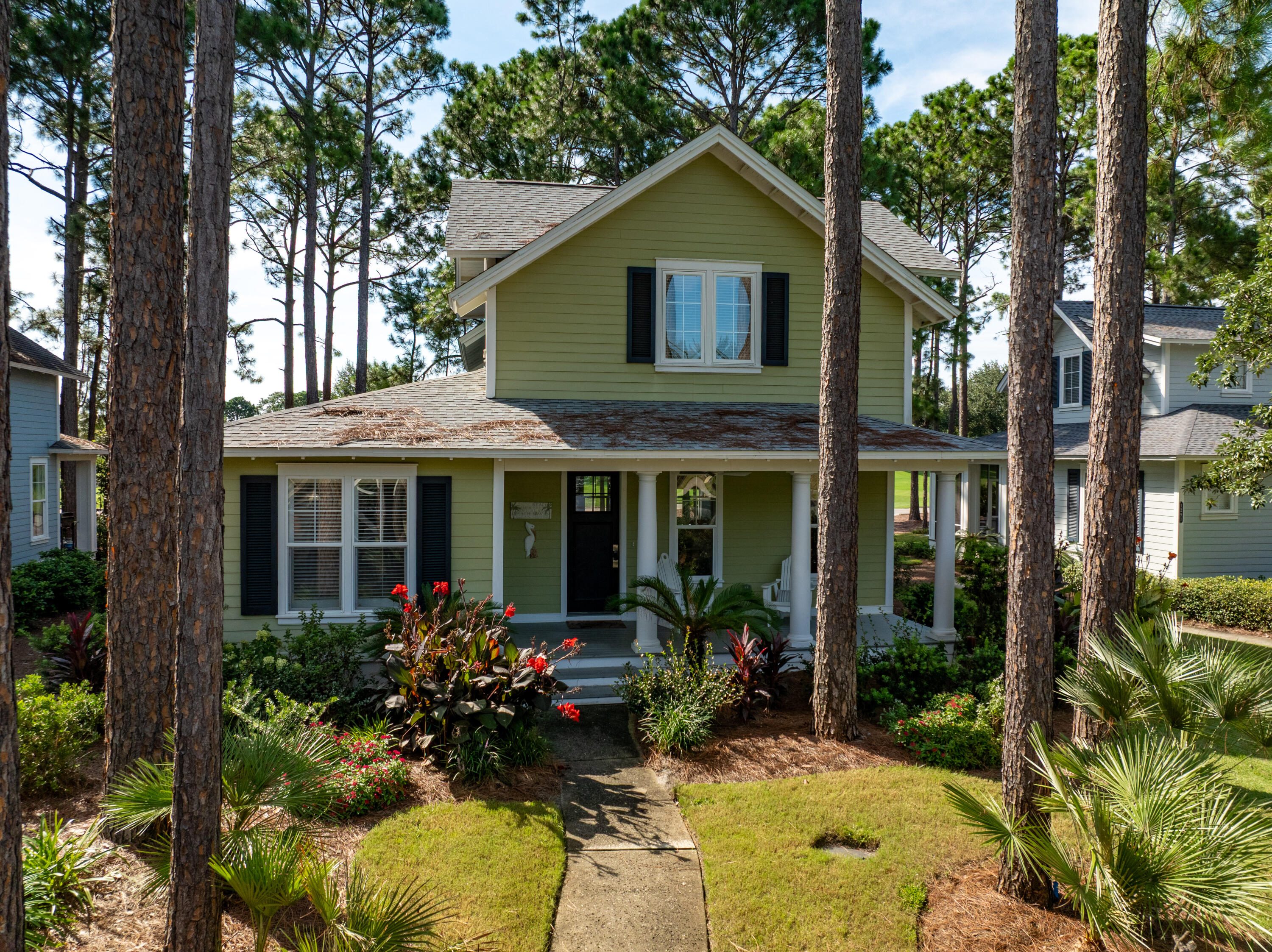 1290 Laurel Way