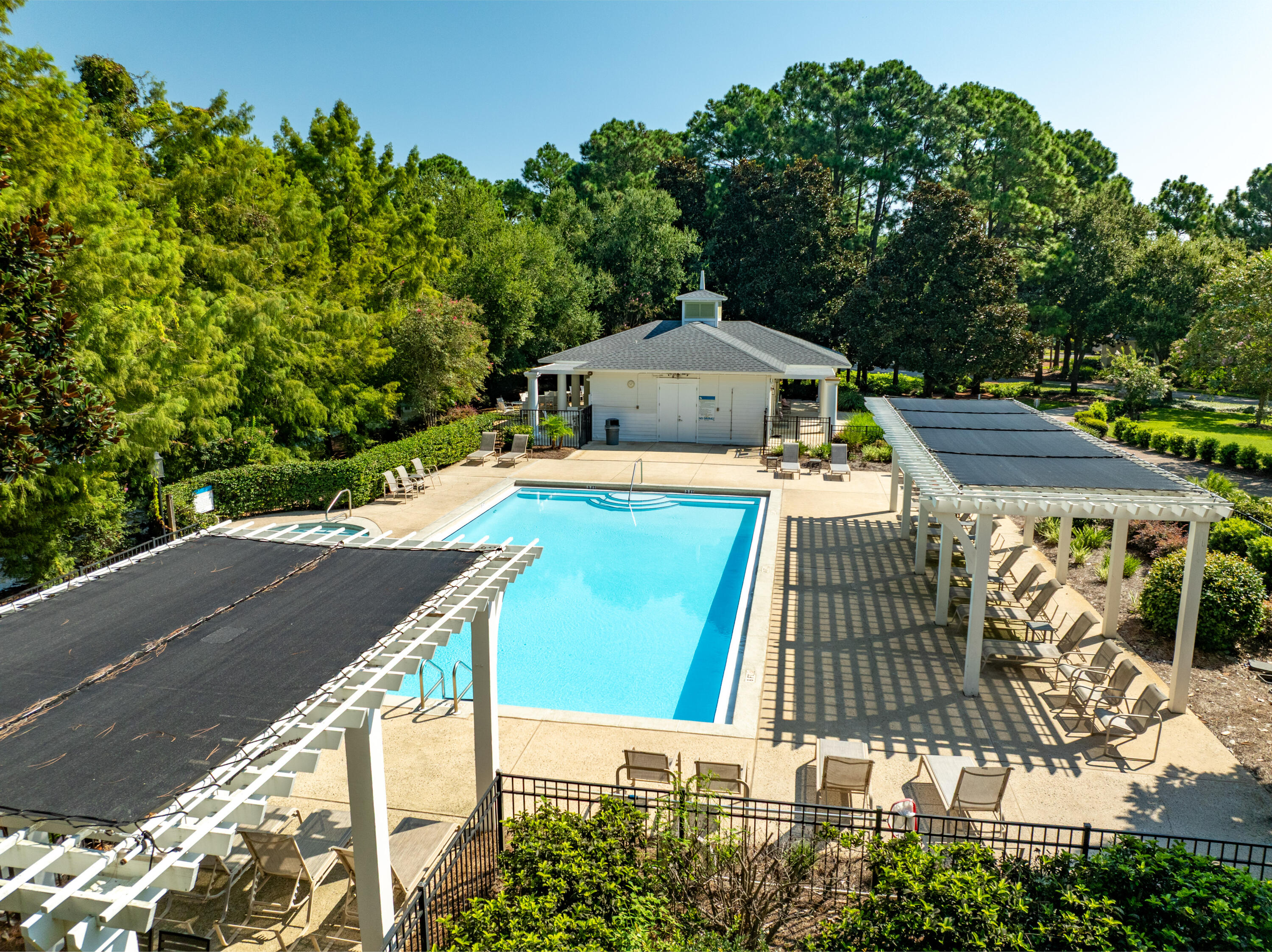 1290 Laurel Way