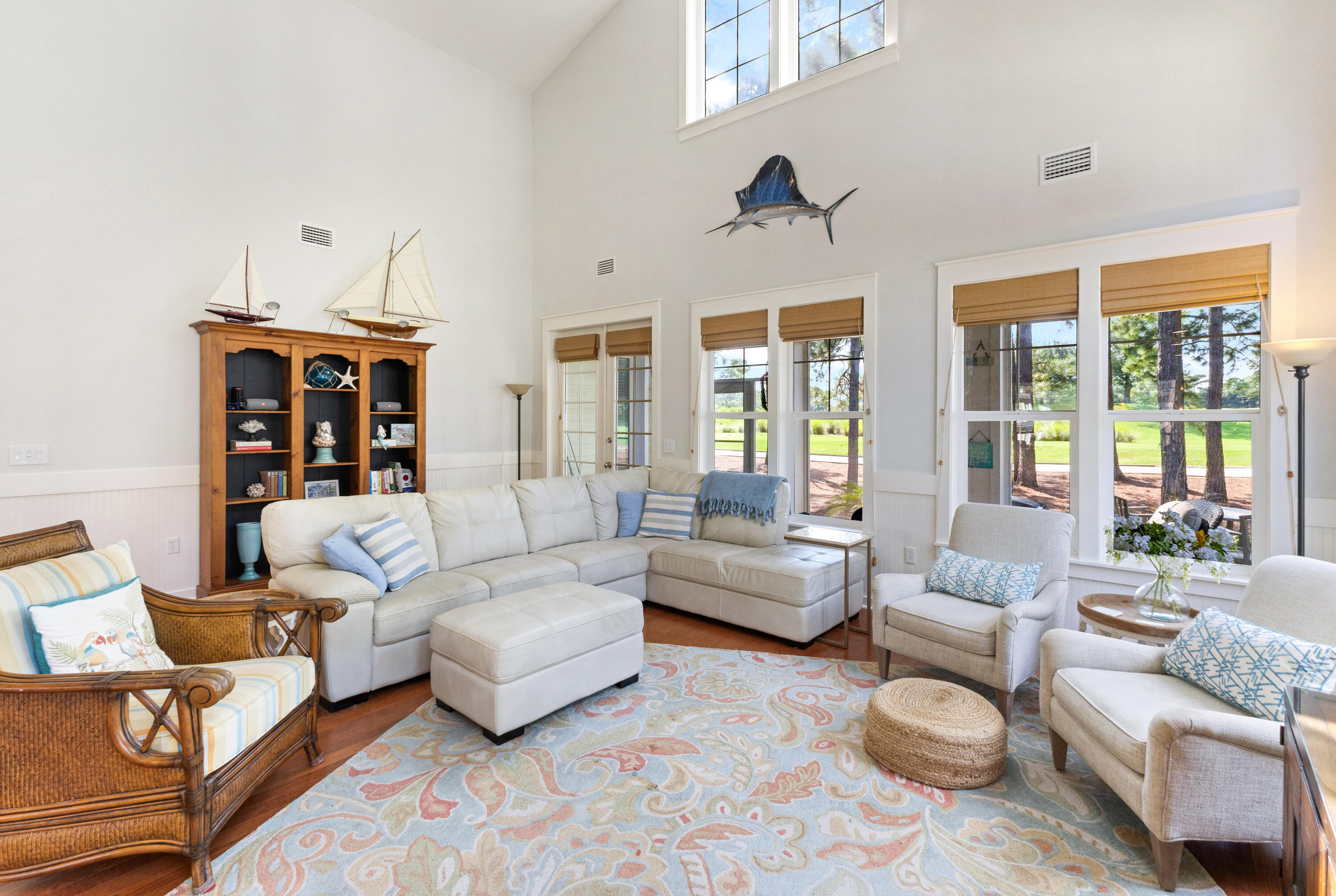 1290 Laurel Way