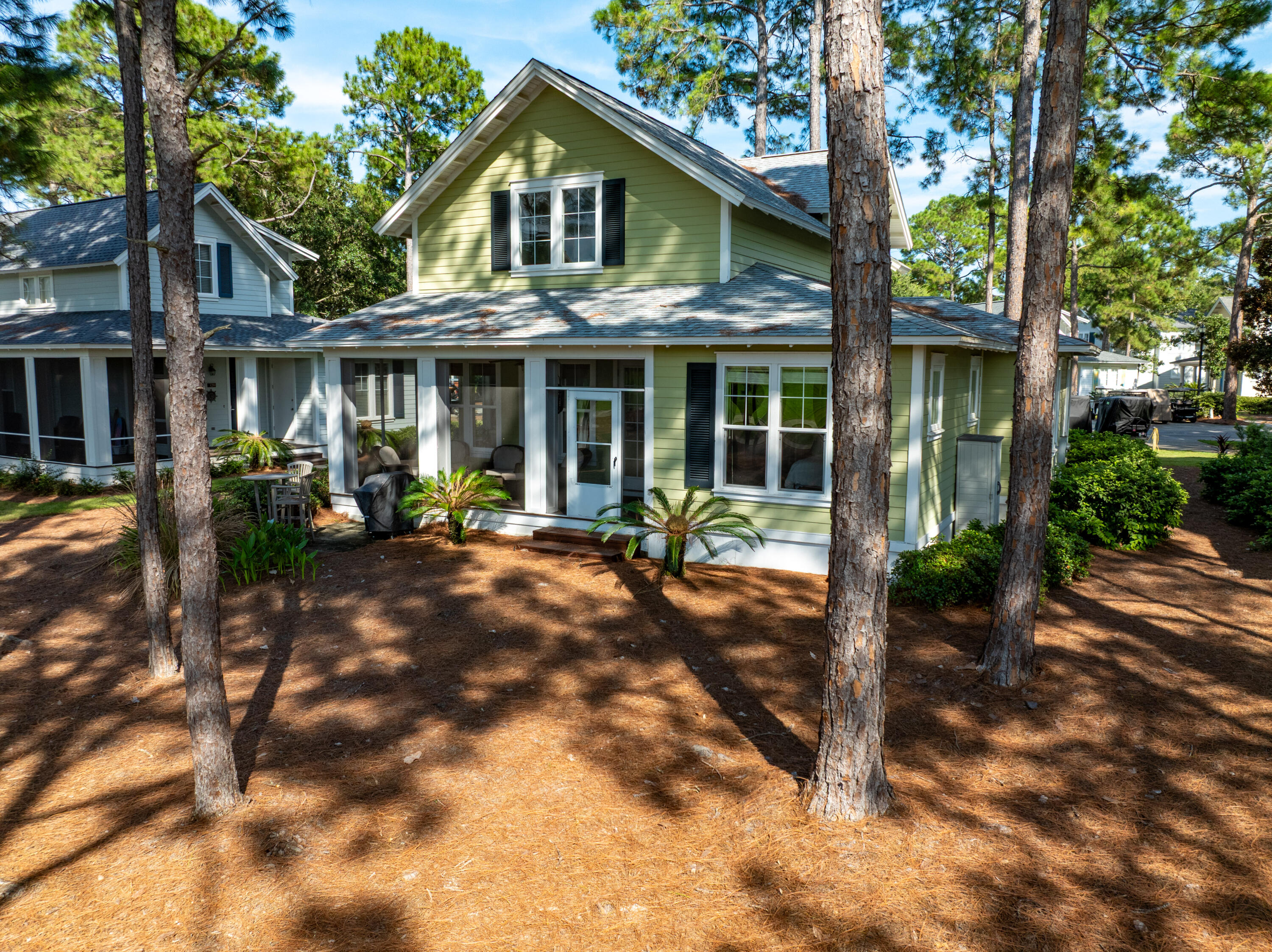 1290 Laurel Way