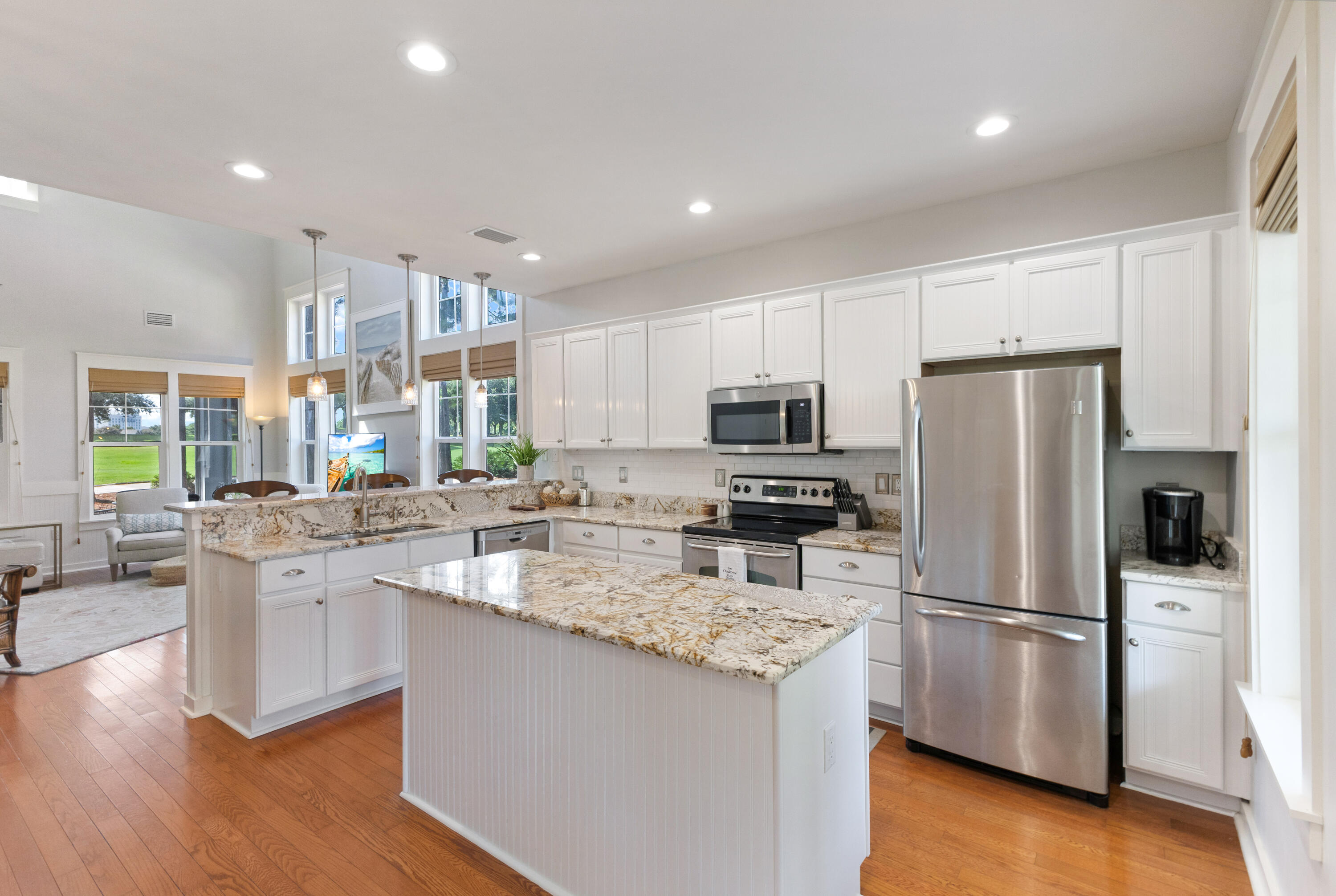 1290 Laurel Way