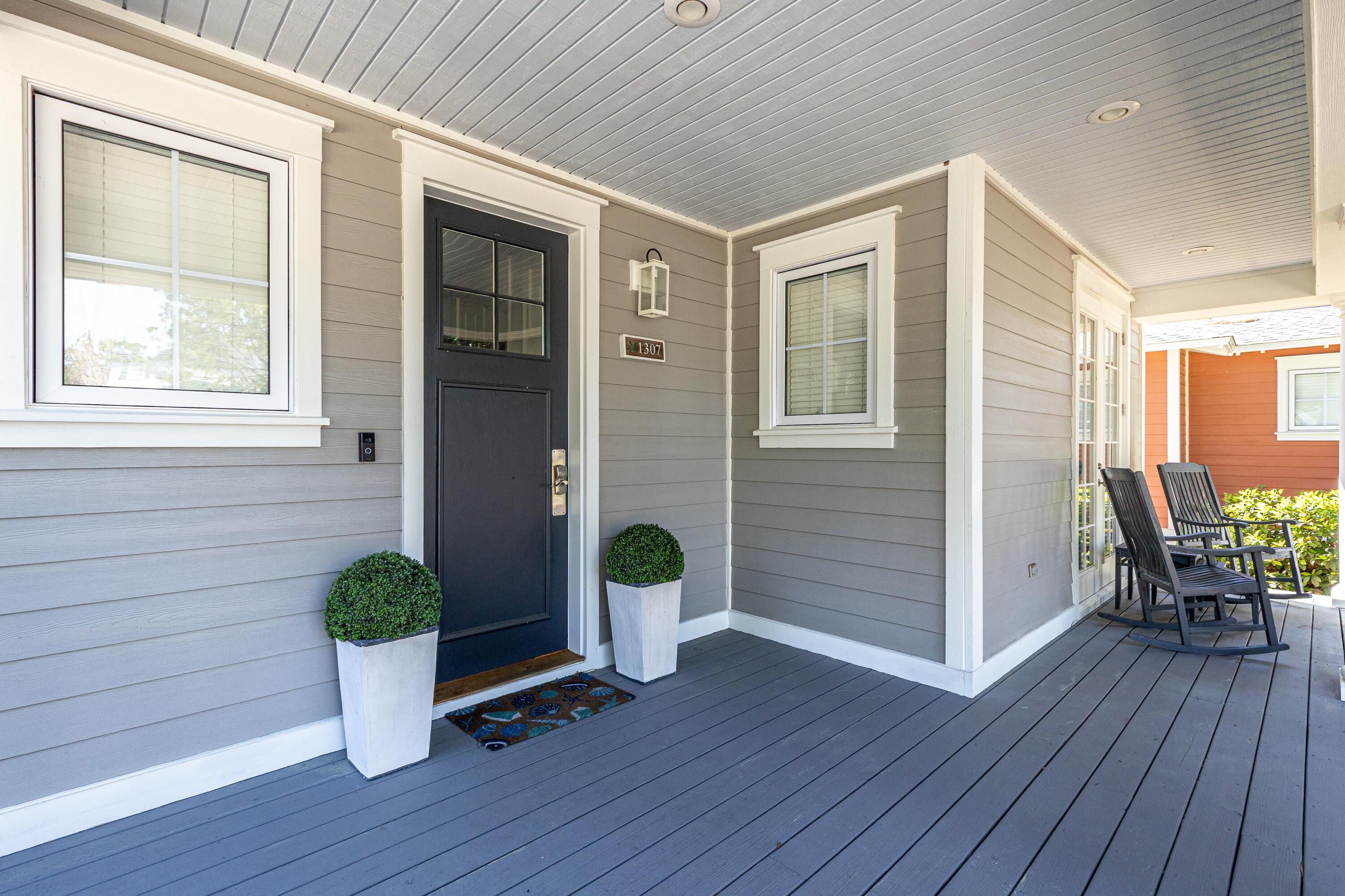 1307 Laurel Way