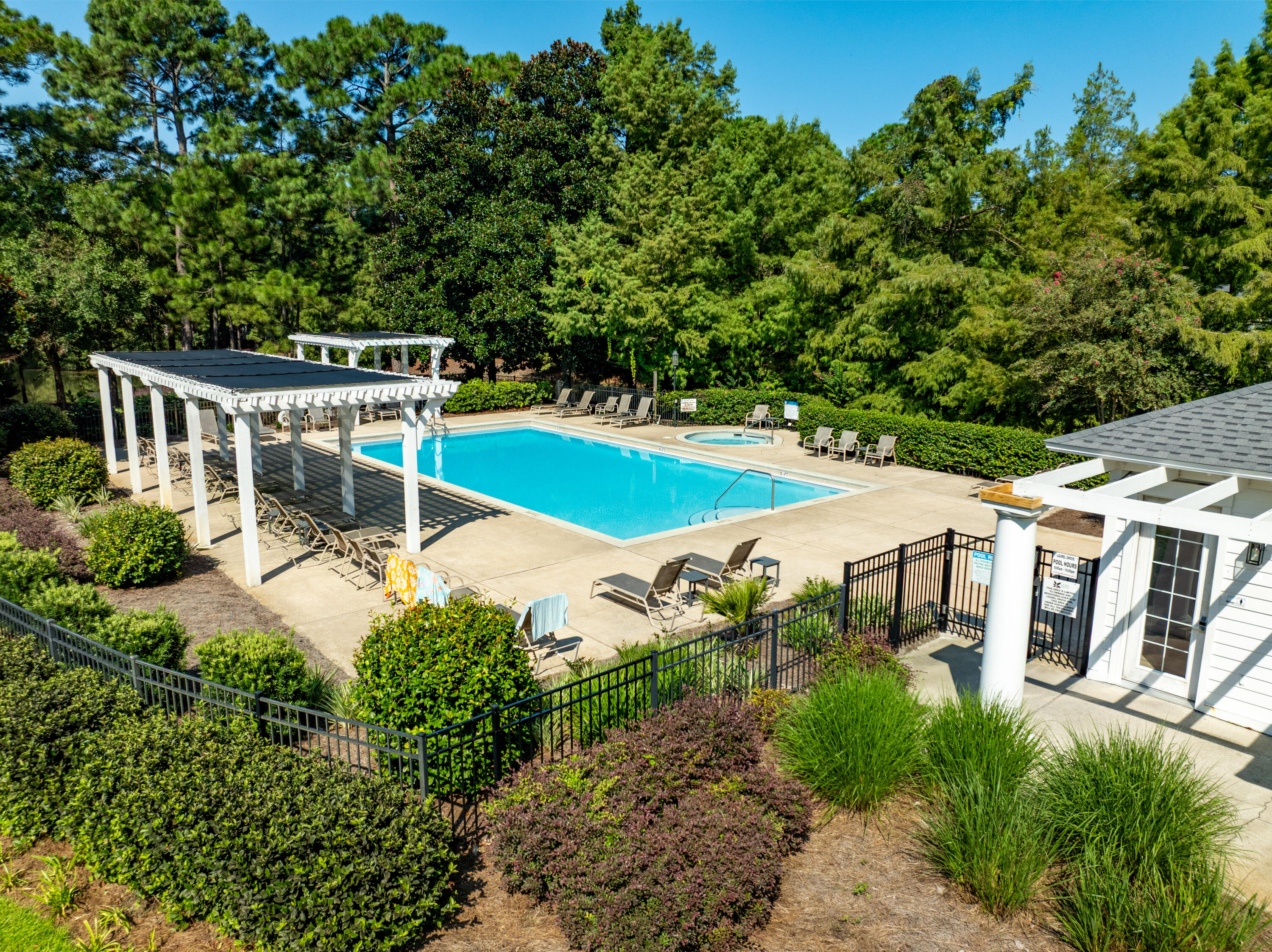 1307 Laurel Way
