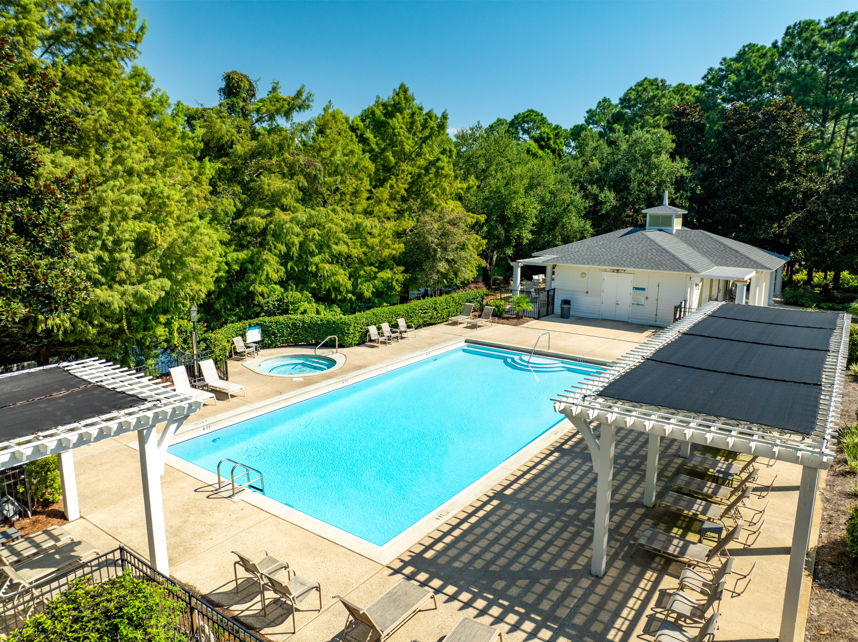 1307 Laurel Way