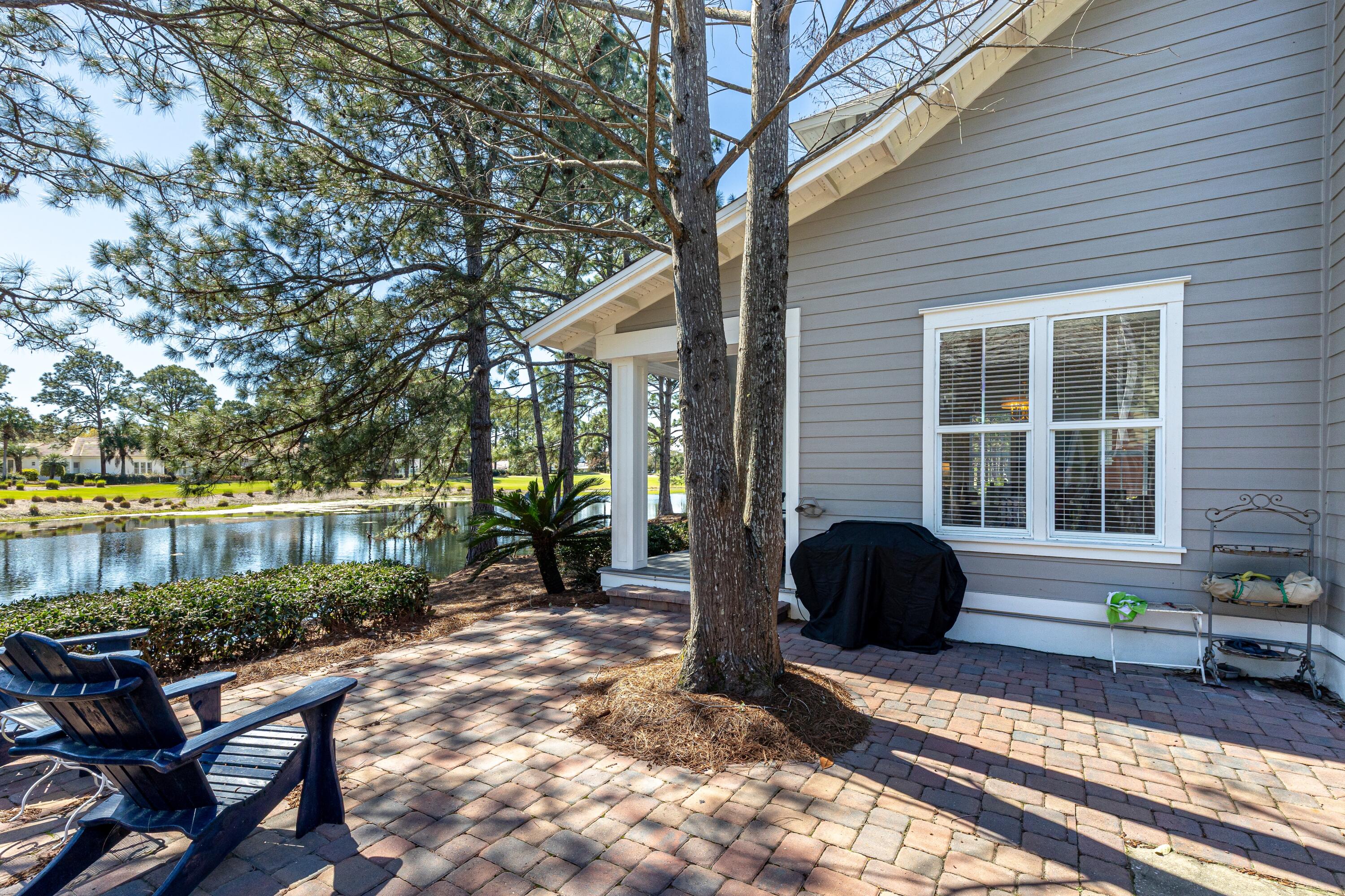 1307 Laurel Way