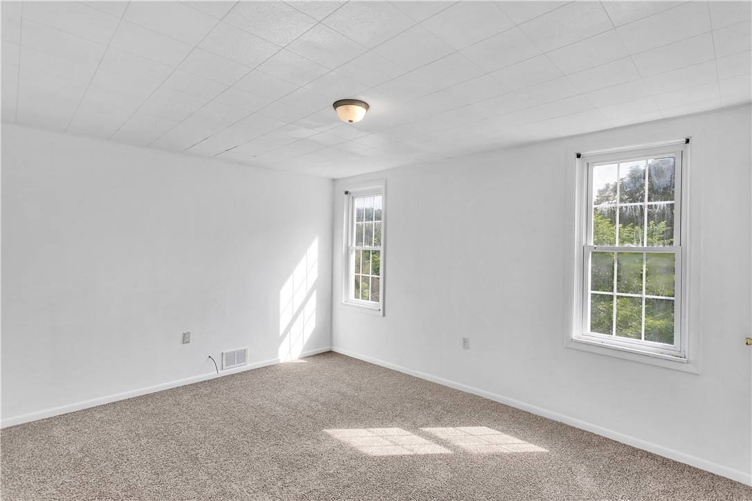 215 Short St
