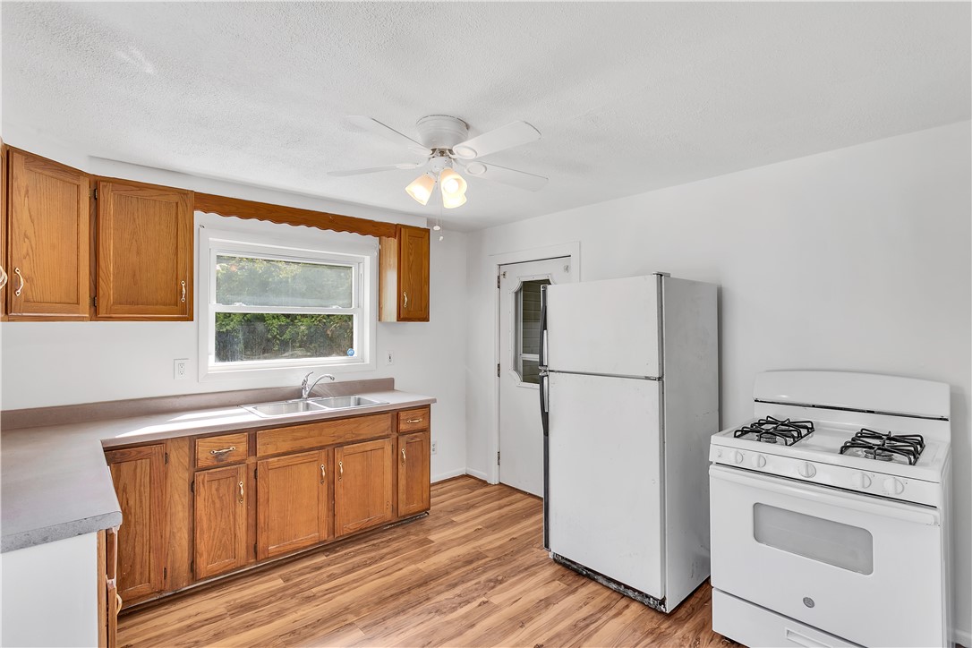 215 Short St