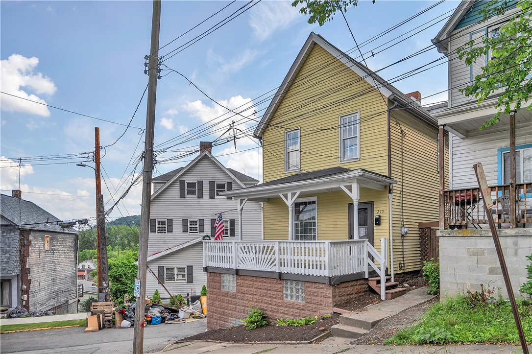 215 Short St
