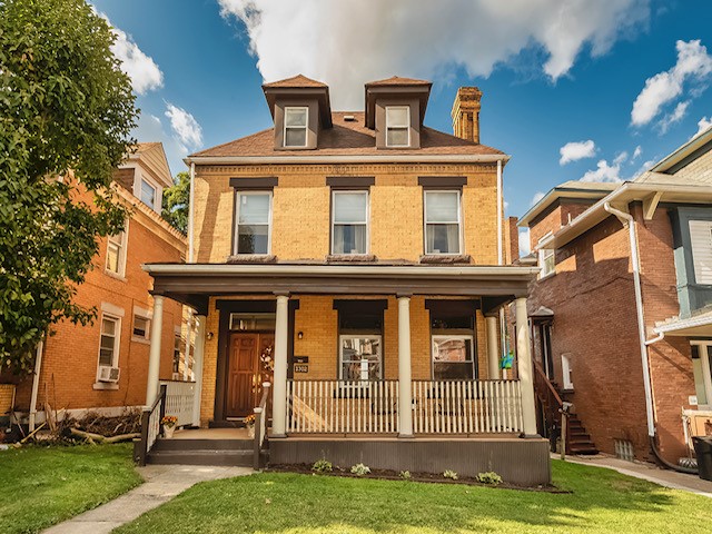1302 Louise St