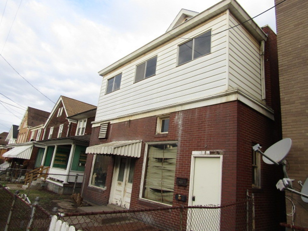 1111 Maple Ave