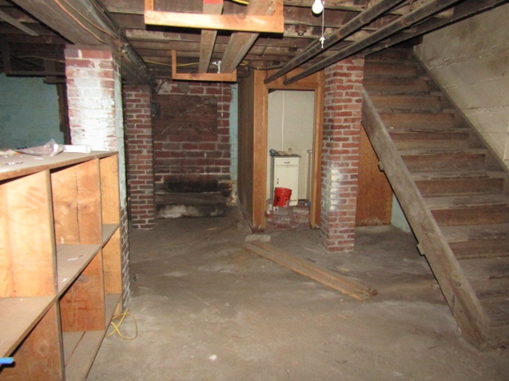1111 Maple Ave