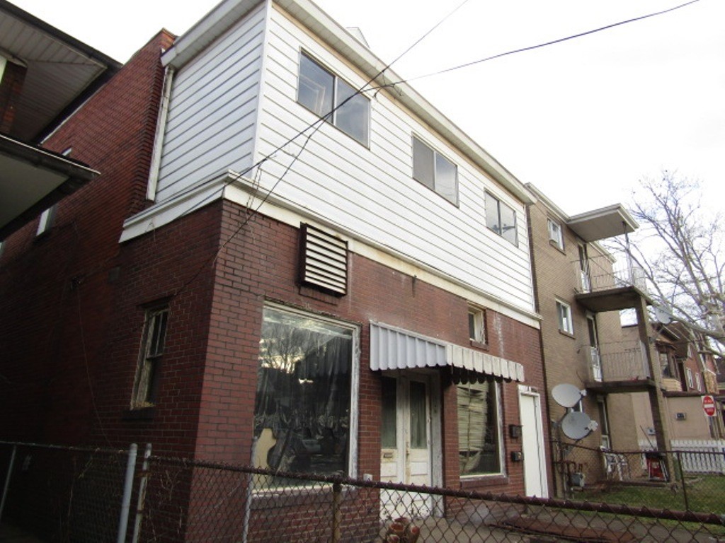 1111 Maple Ave