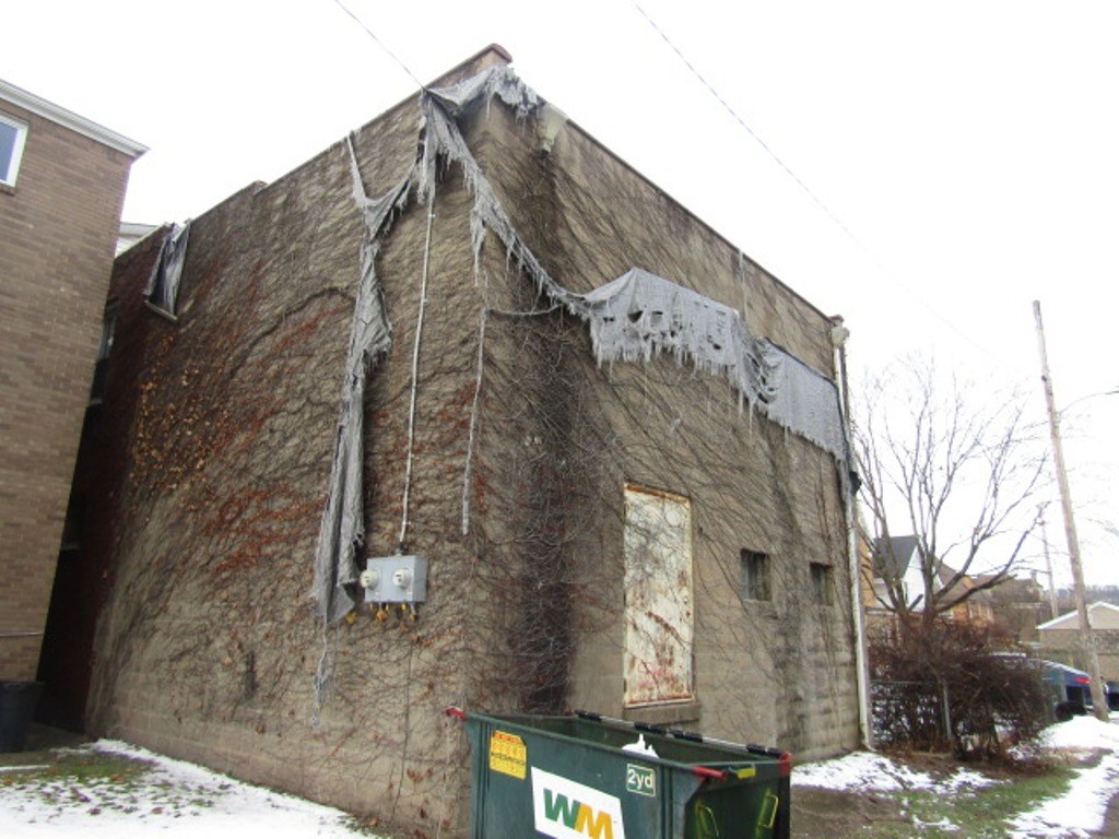 1111 Maple Ave