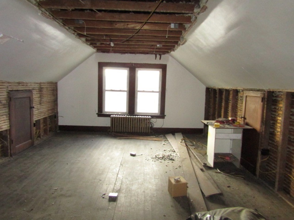 1111 Maple Ave