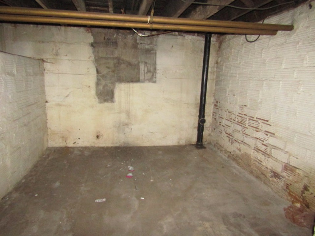 1111 Maple Ave