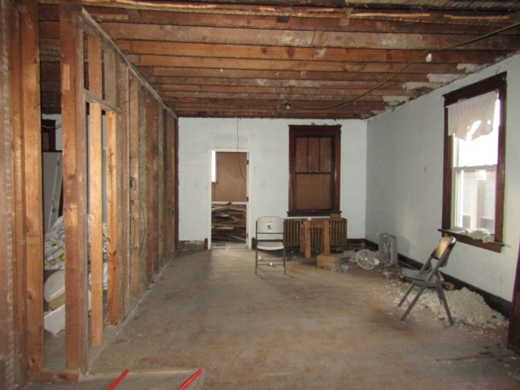 1111 Maple Ave