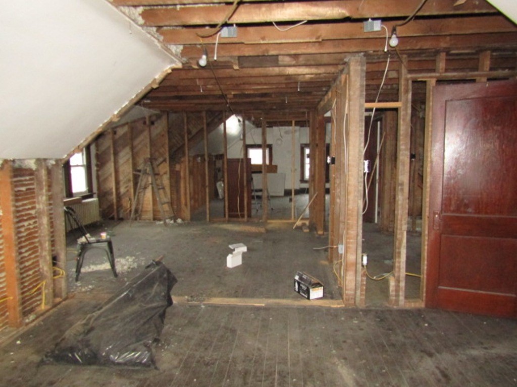 1111 Maple Ave