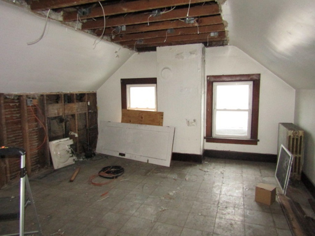 1111 Maple Ave