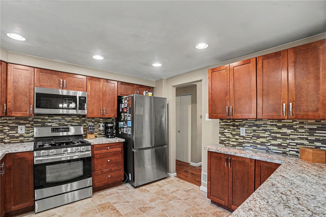 4446 Marywood Dr