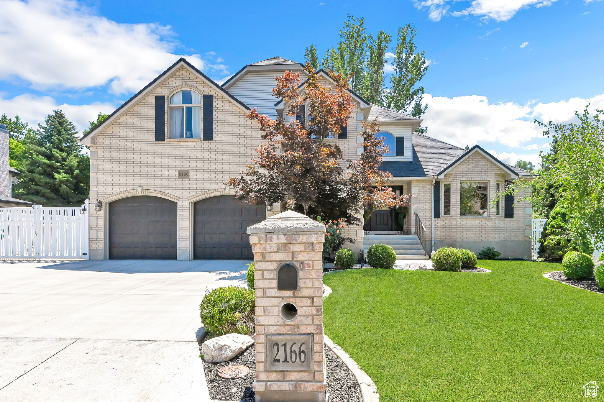2166 E KAYS CREEK DR
