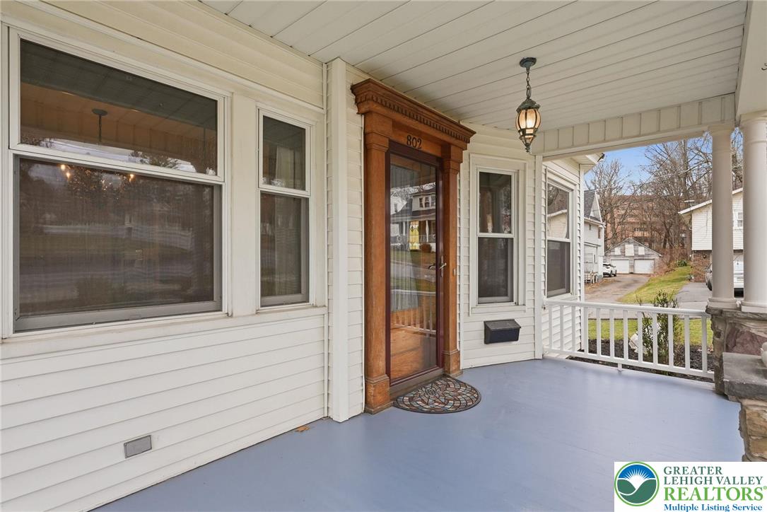 802 Poplar Street