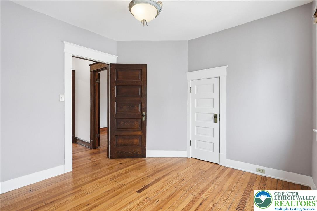 802 Poplar Street