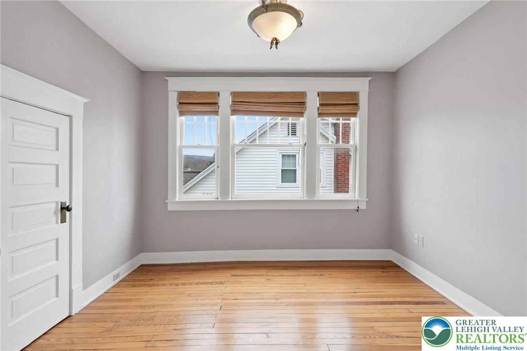 802 Poplar Street