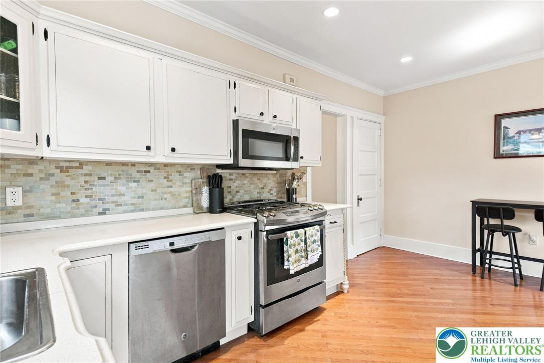 2530 Walnut Street