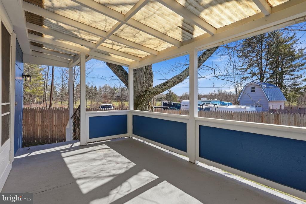 292 WALTER ROAD