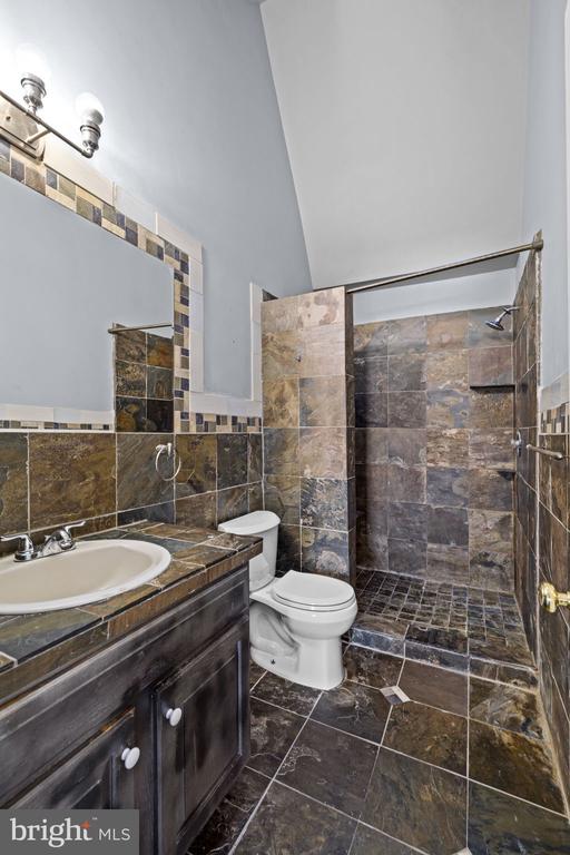 125 REGAL COURT