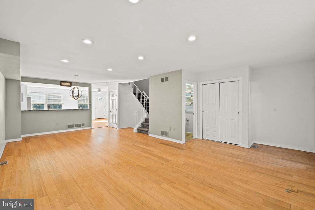 125 REGAL COURT
