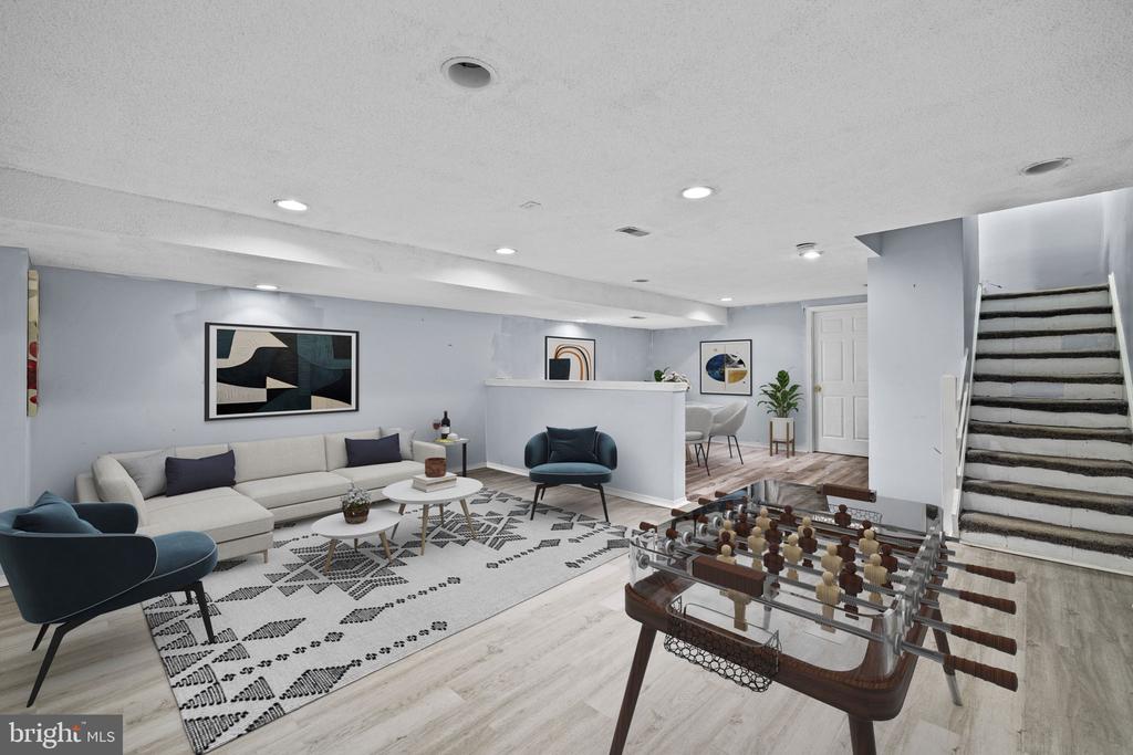 125 REGAL COURT