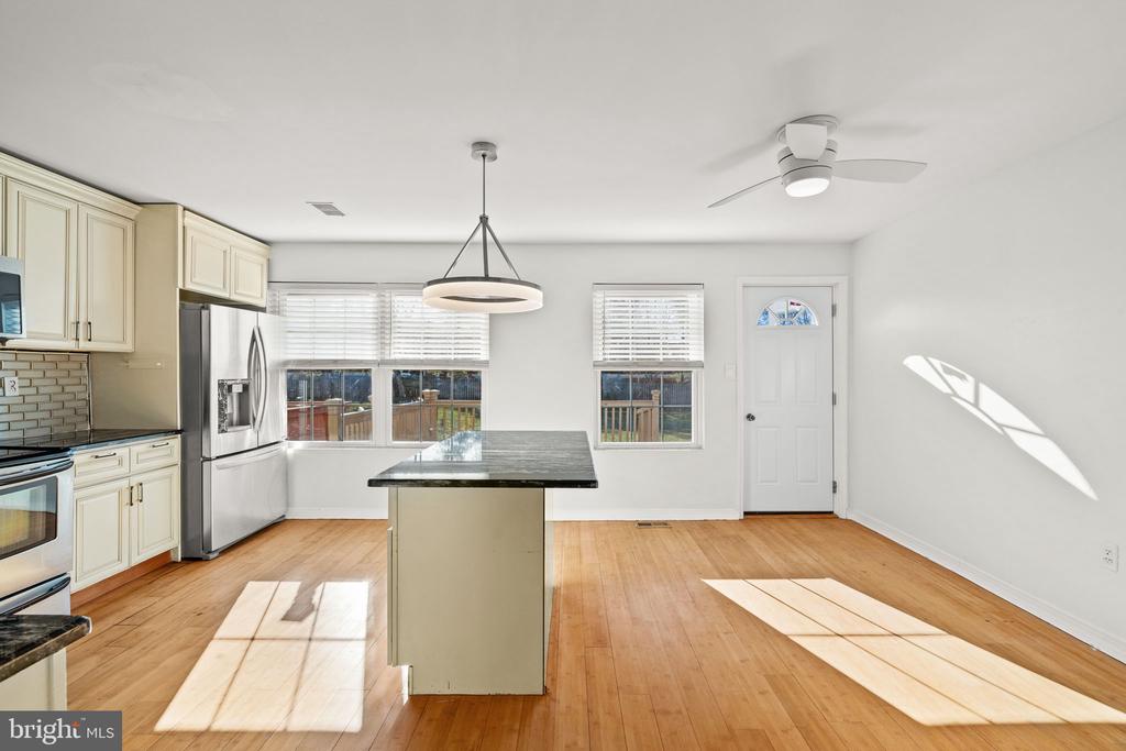 125 REGAL COURT