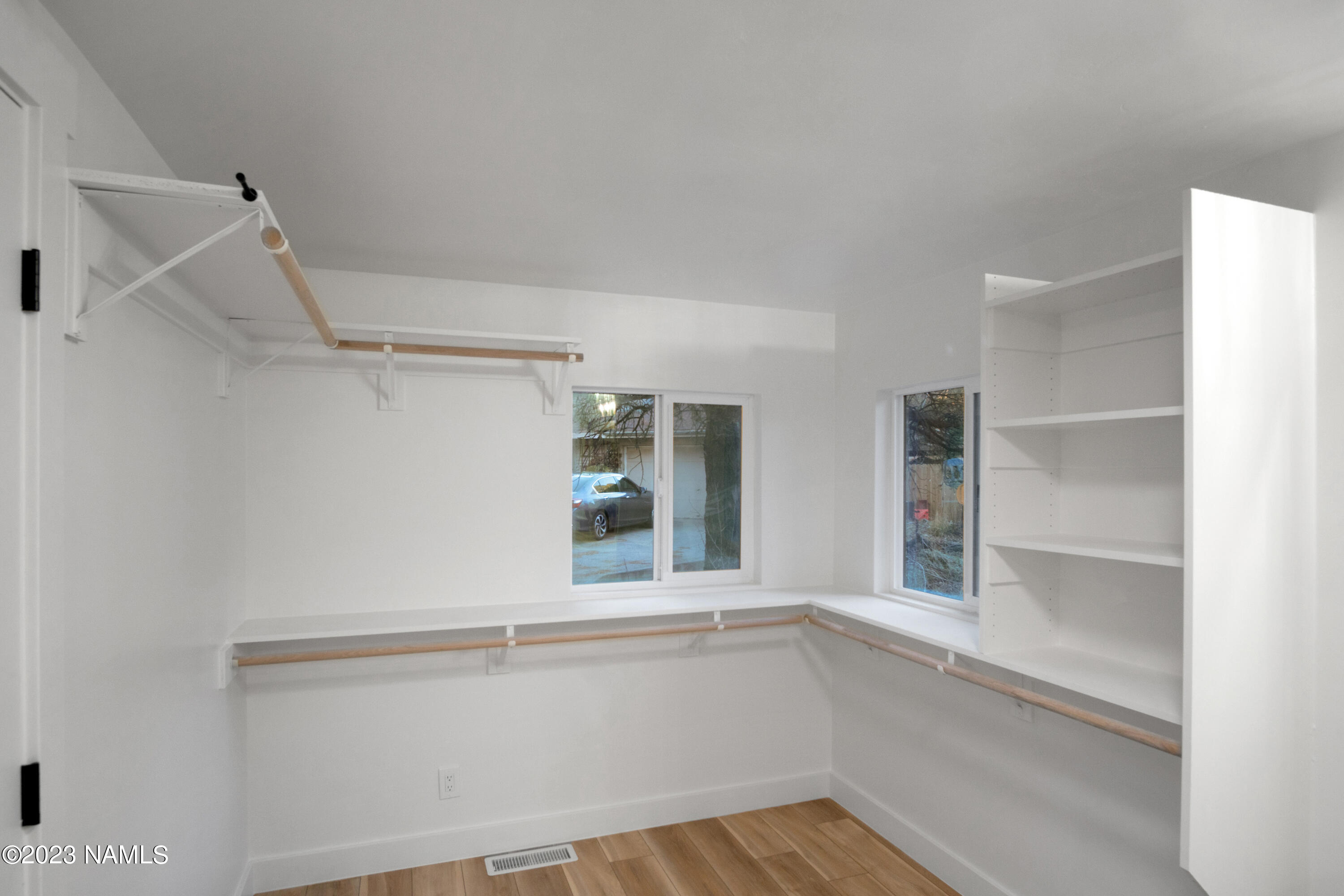 22 Pine Del Drive